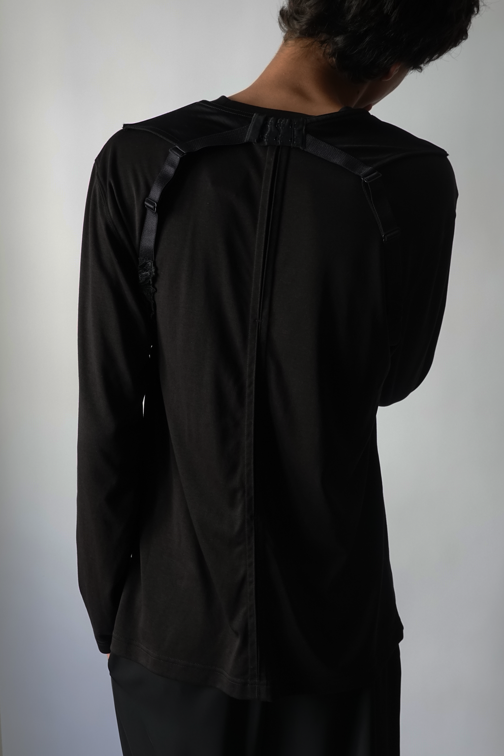 Long sleeves tee with upcycled bra straps