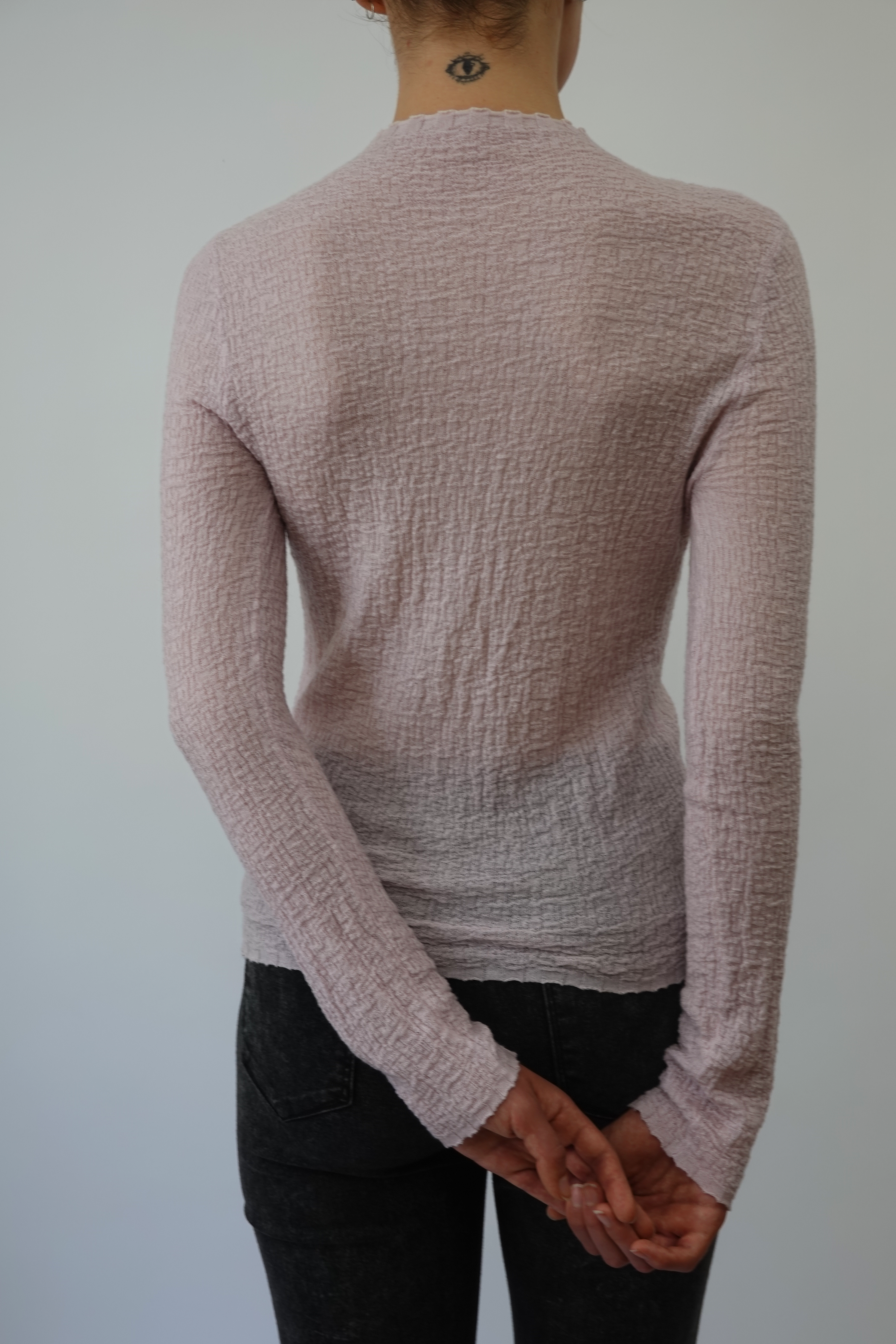 Lightweight wool pullover